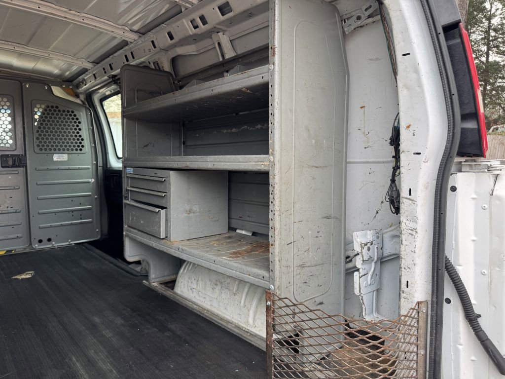 Used 2011 Chevrolet Express 2500 image 7