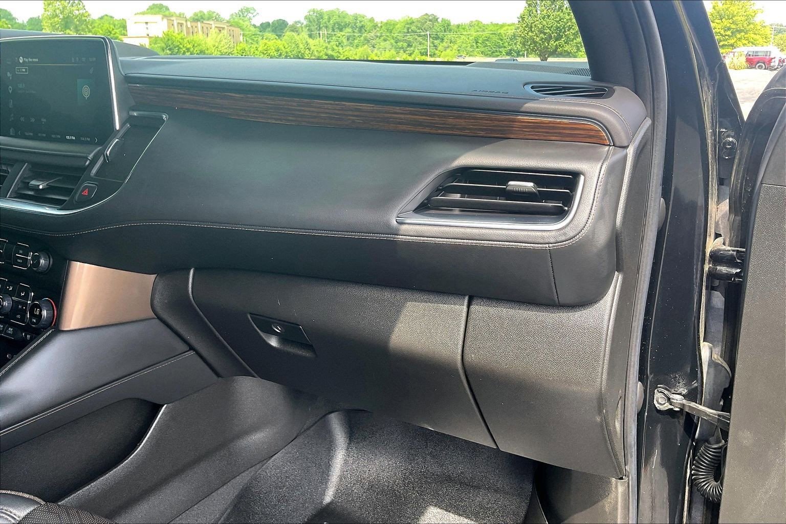 Used 2022 Chevrolet Suburban High Country AWD/4WD image 16