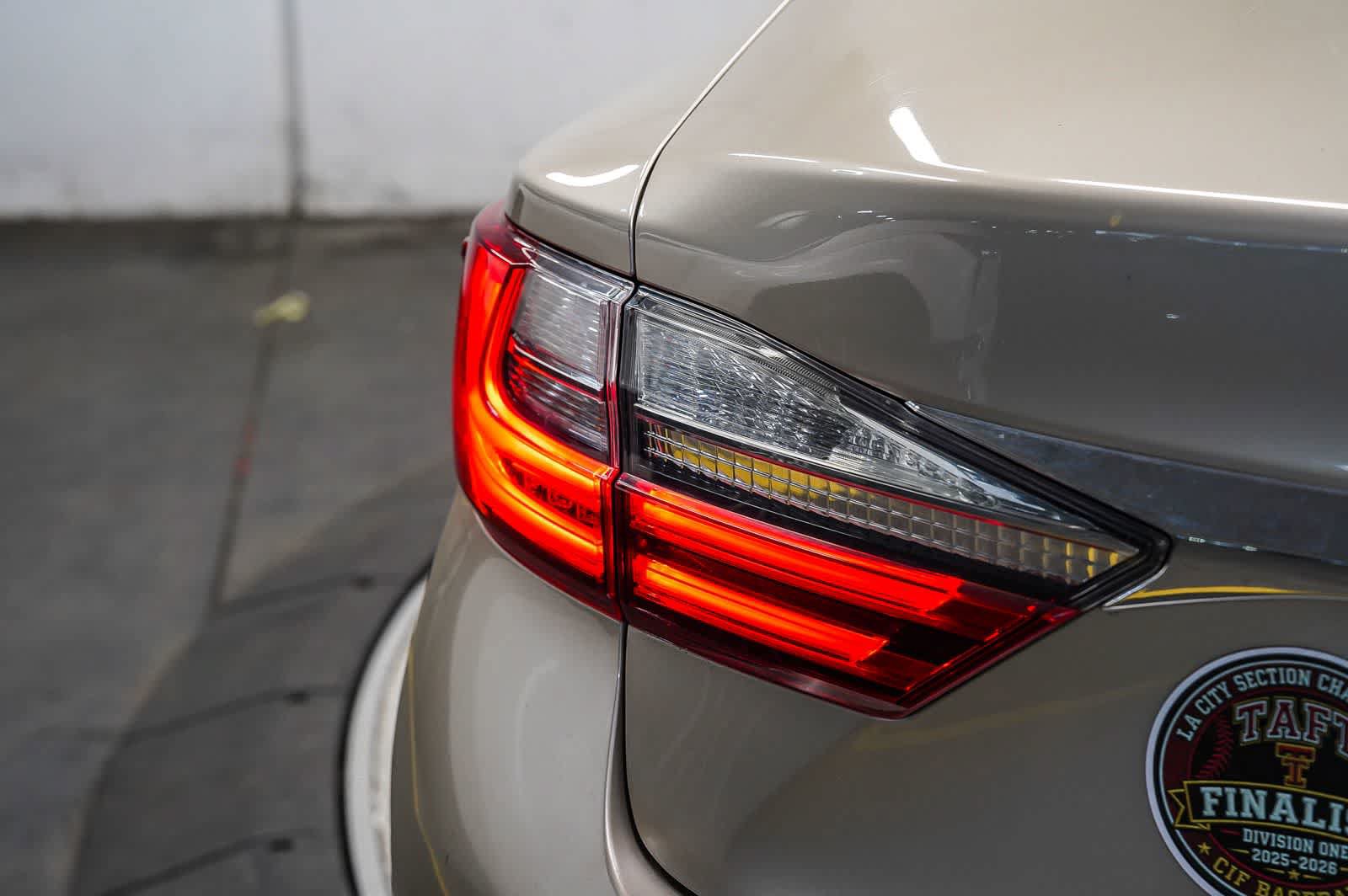 Used 2018 Lexus ES 350 w/ Navigation System Package FWD image 11