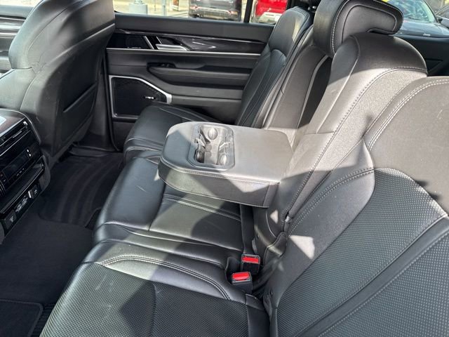 Used 2024 Jeep Wagoneer 4WD image 35