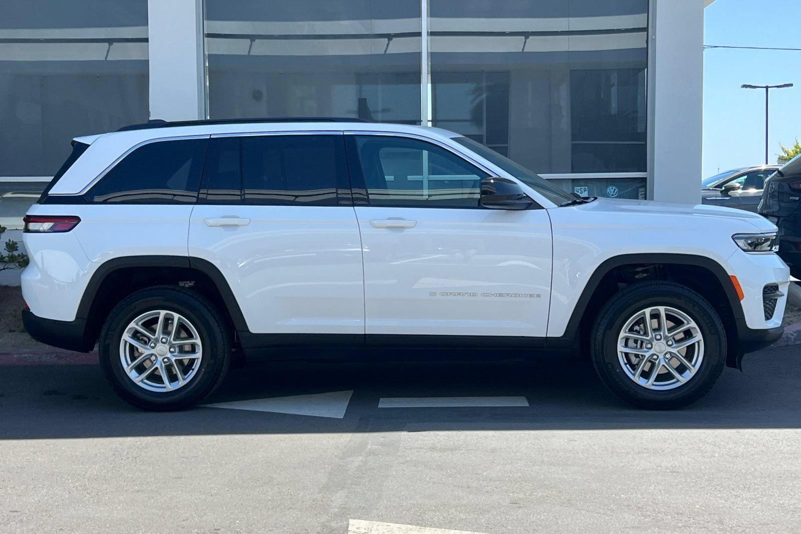 New 2026 Jeep Grand Cherokee Laredo X AWD/4WD image 3
