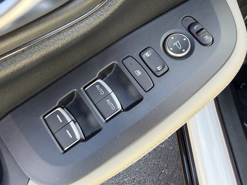 Certified 2025 Honda HR-V EX-L image 32