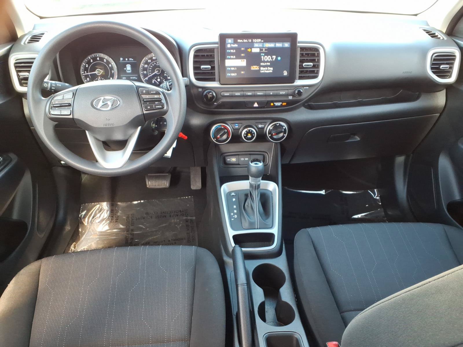 Used 2022 Hyundai Venue SE FWD image 19
