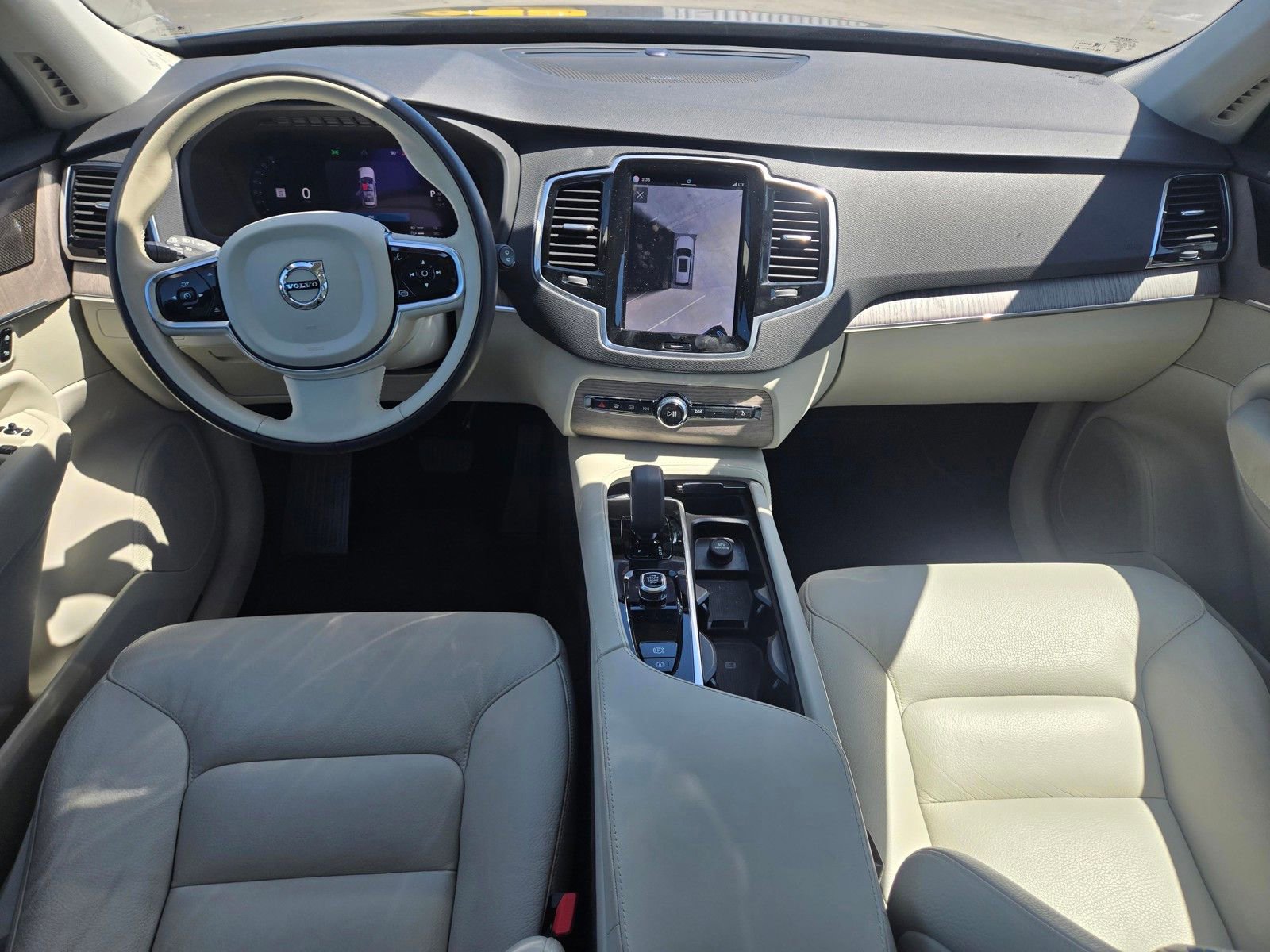 Certified 2024 Volvo XC90 T8 Plus AWD/4WD image 18