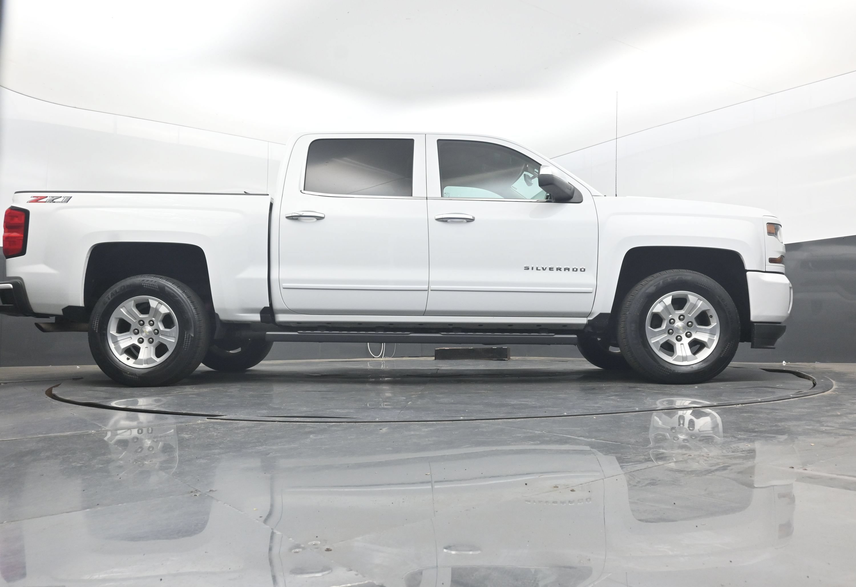 Used 2018 Chevrolet Silverado 1500 LT w/ All Star Edition AWD/4WD image 25