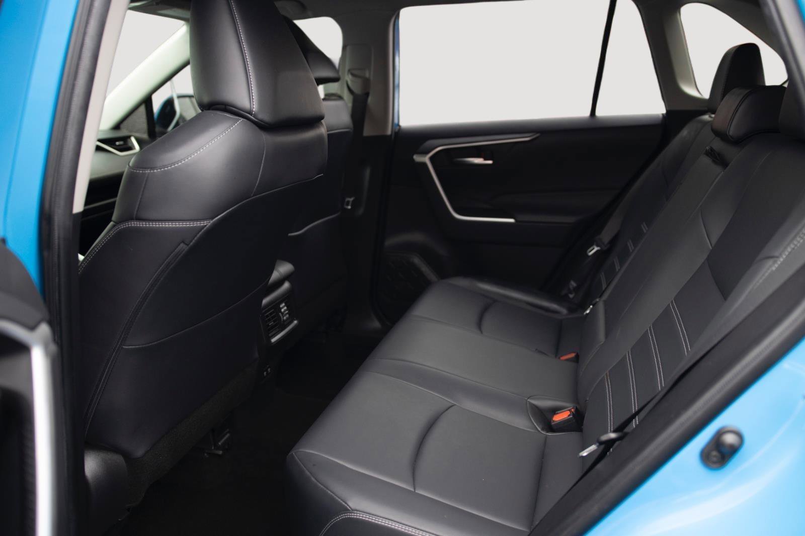 Used 2019 Toyota RAV4 XLE Premium w/ Cold Weather Package AWD/4WD image 14