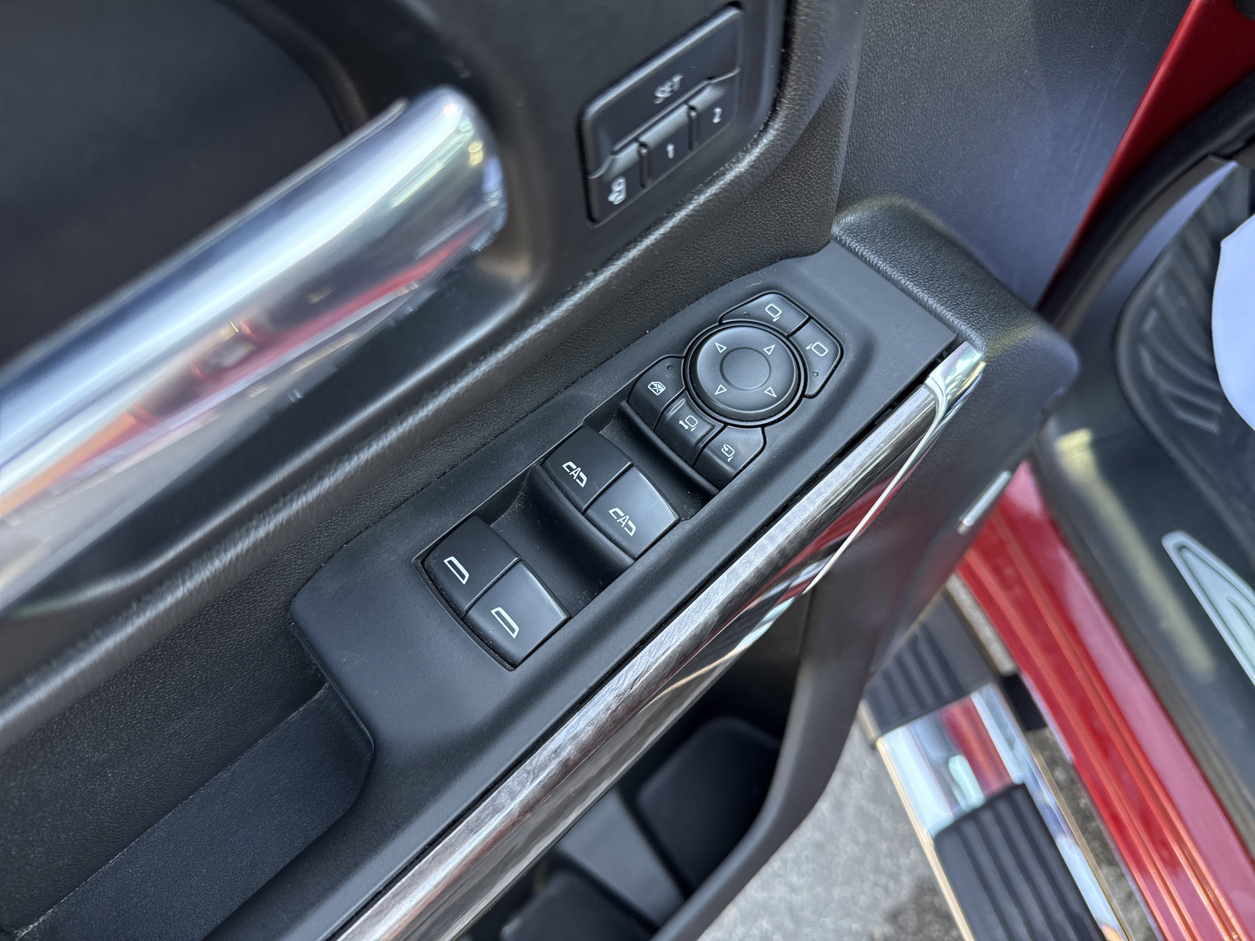 Used 2022 Chevrolet Silverado 2500 LTZ w/ LTZ Premium Package image 16