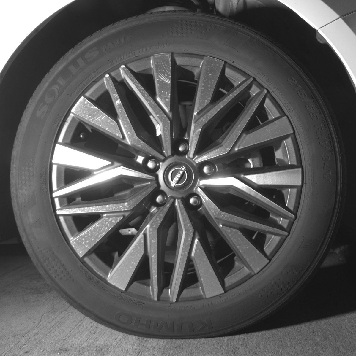 Used 2025 Nissan Altima 2.5 SV FWD image 13