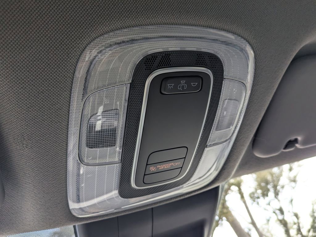 Used 2025 Hyundai Elantra Blue image 19