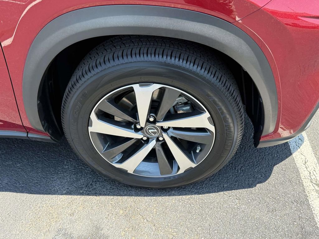 Used 2018 Lexus NX 300h AWD w/ Premium Package image 7