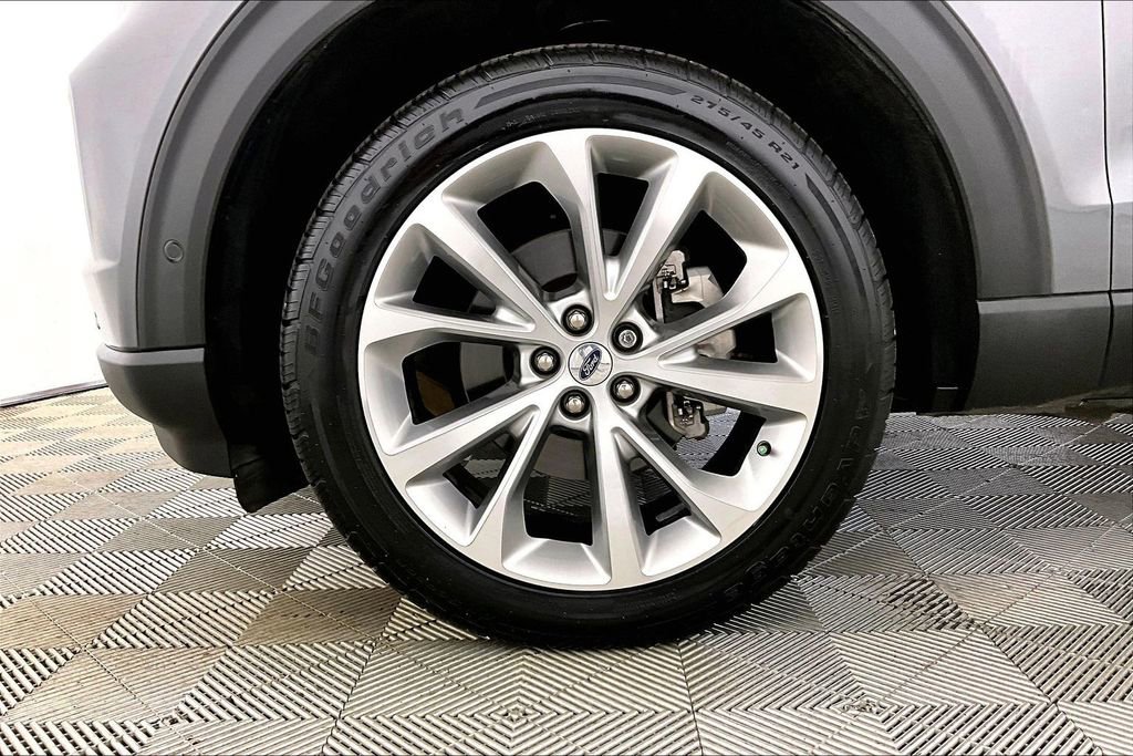 Used 2021 Ford Explorer Platinum w/ Equipment Group 601A image 8