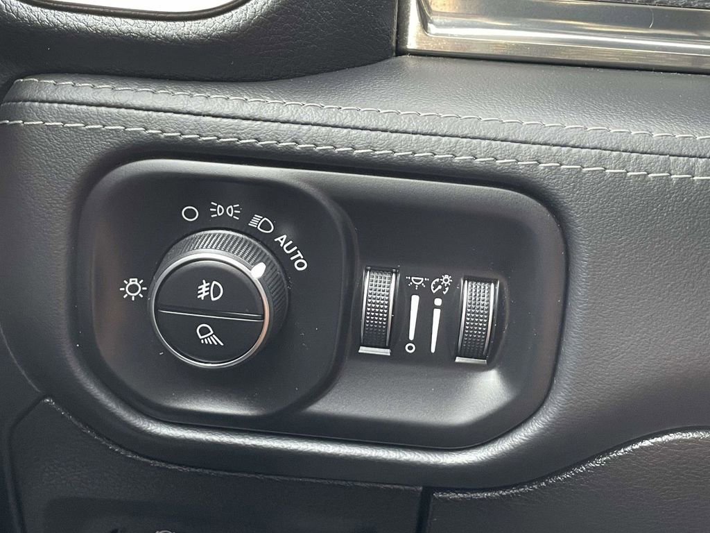 Used 2019 RAM 1500 Limited AWD/4WD image 30
