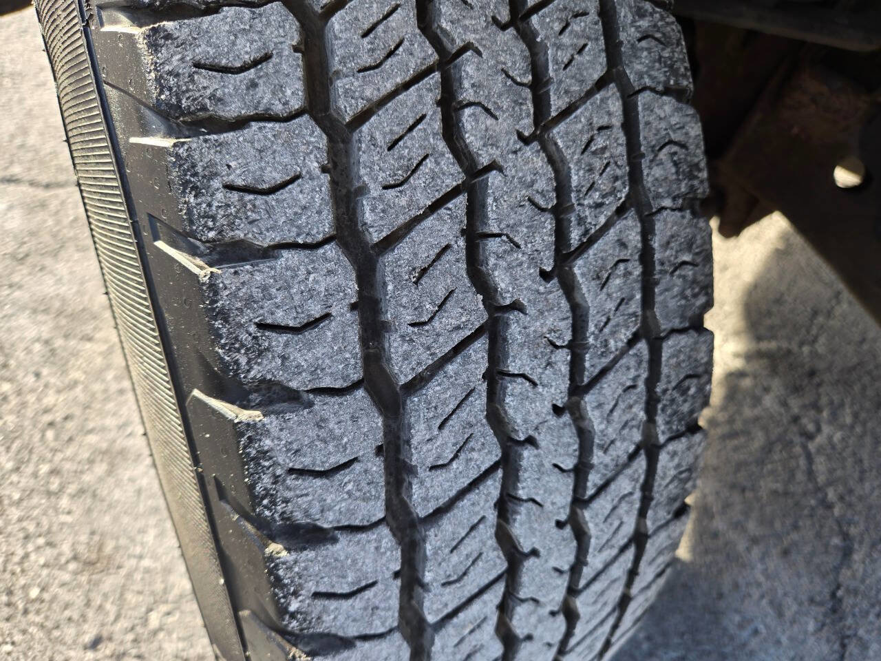 Used 2003 Chevrolet Express 2500 image 25