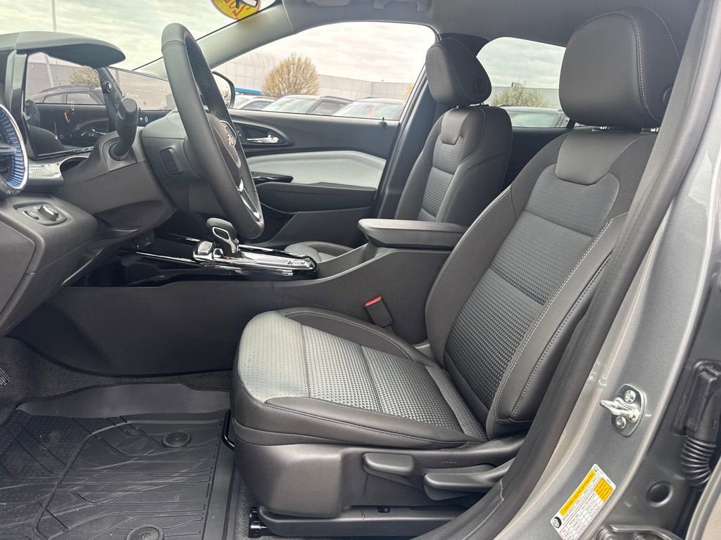 New 2026 Chevrolet Trax LT w/ Driver Confidence Package FWD image 16