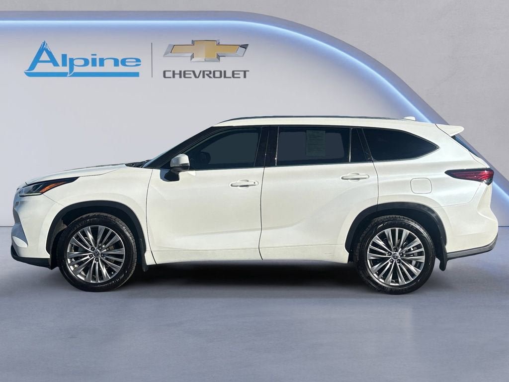 Used 2021 Toyota Highlander Platinum AWD/4WD image 2