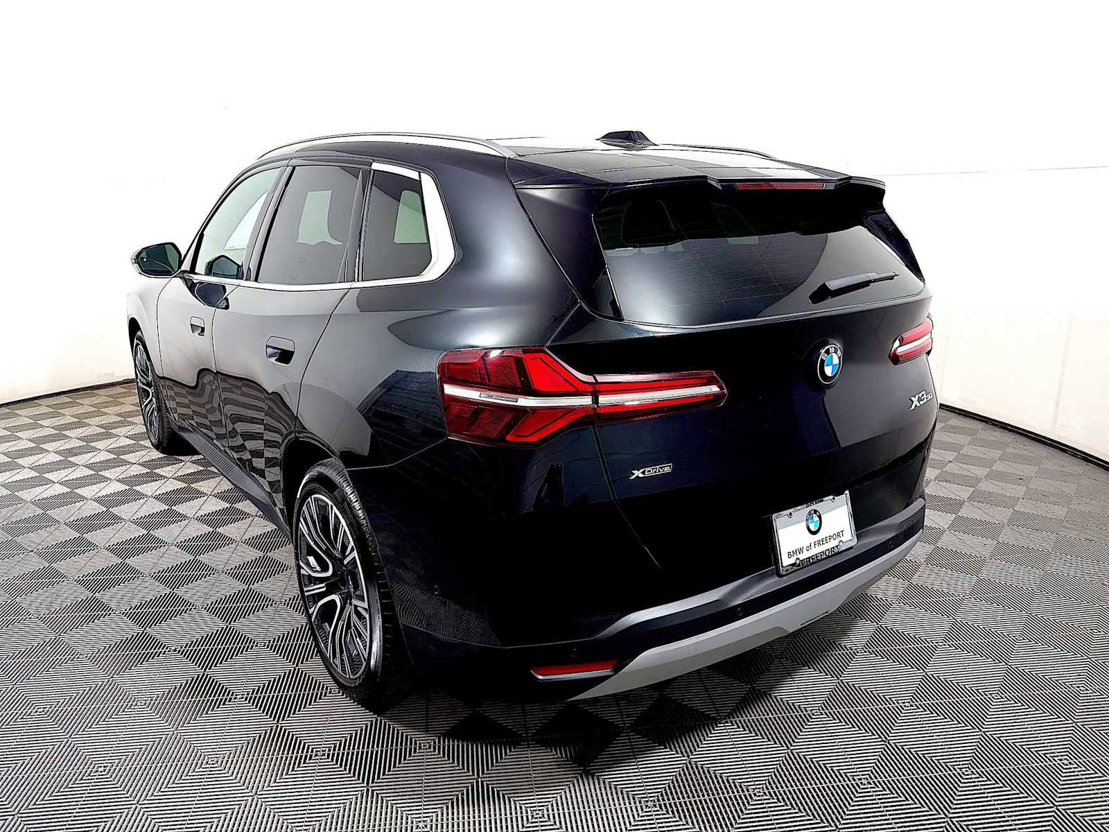 Used 2025 BMW X3 xDrive30 w/ Convenience Package AWD/4WD image 5
