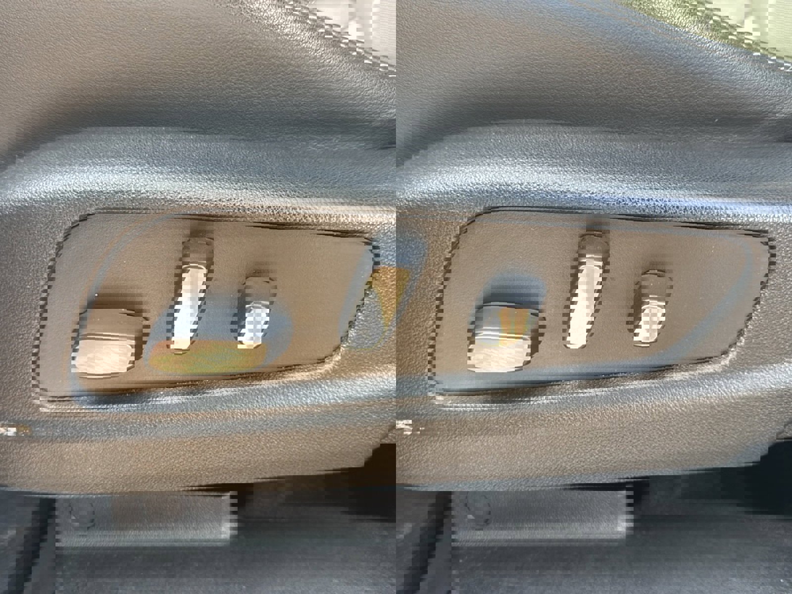 Used 2023 Cadillac XT6 Premium Luxury image 13