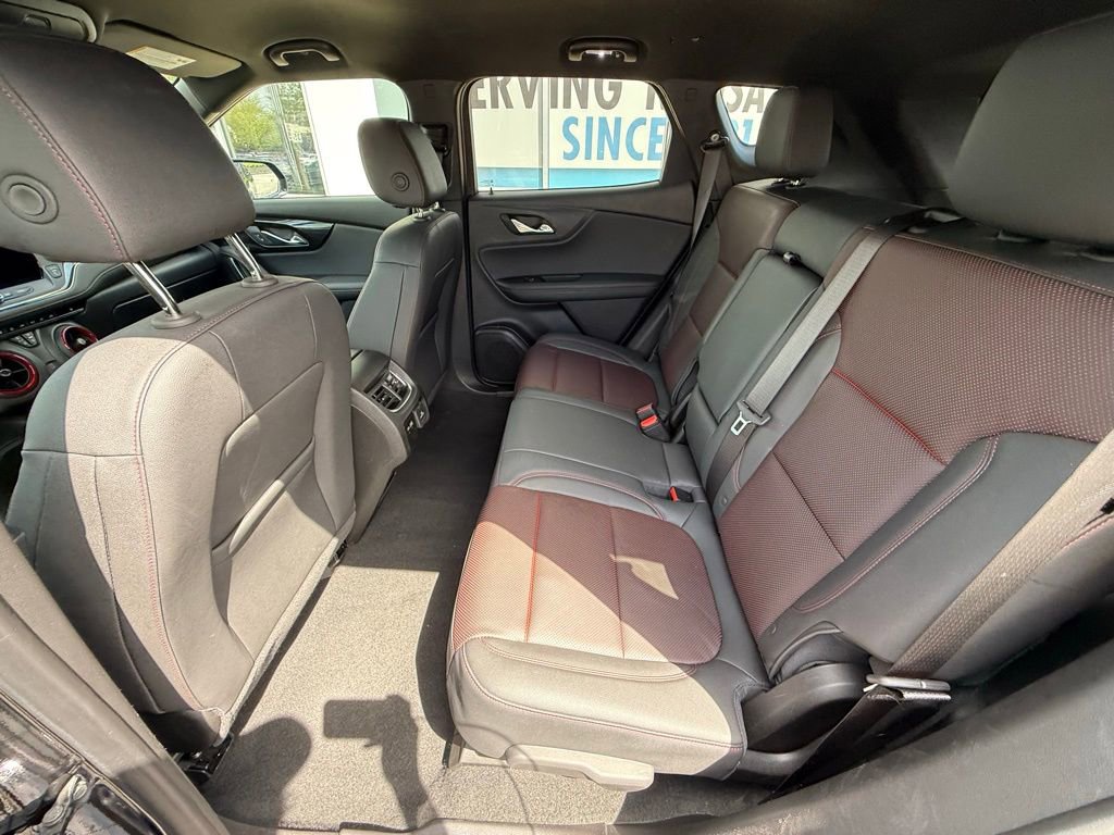 Used 2025 Chevrolet Blazer RS FWD image 8