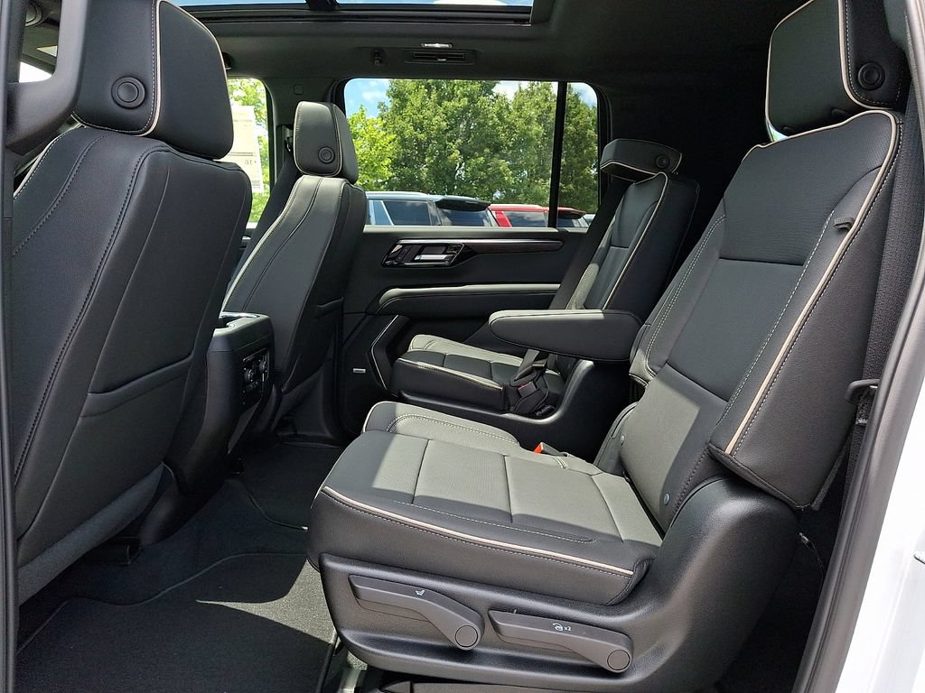 New 2026 Chevrolet Suburban Premier w/ Sun And Tow Package AWD/4WD image 6