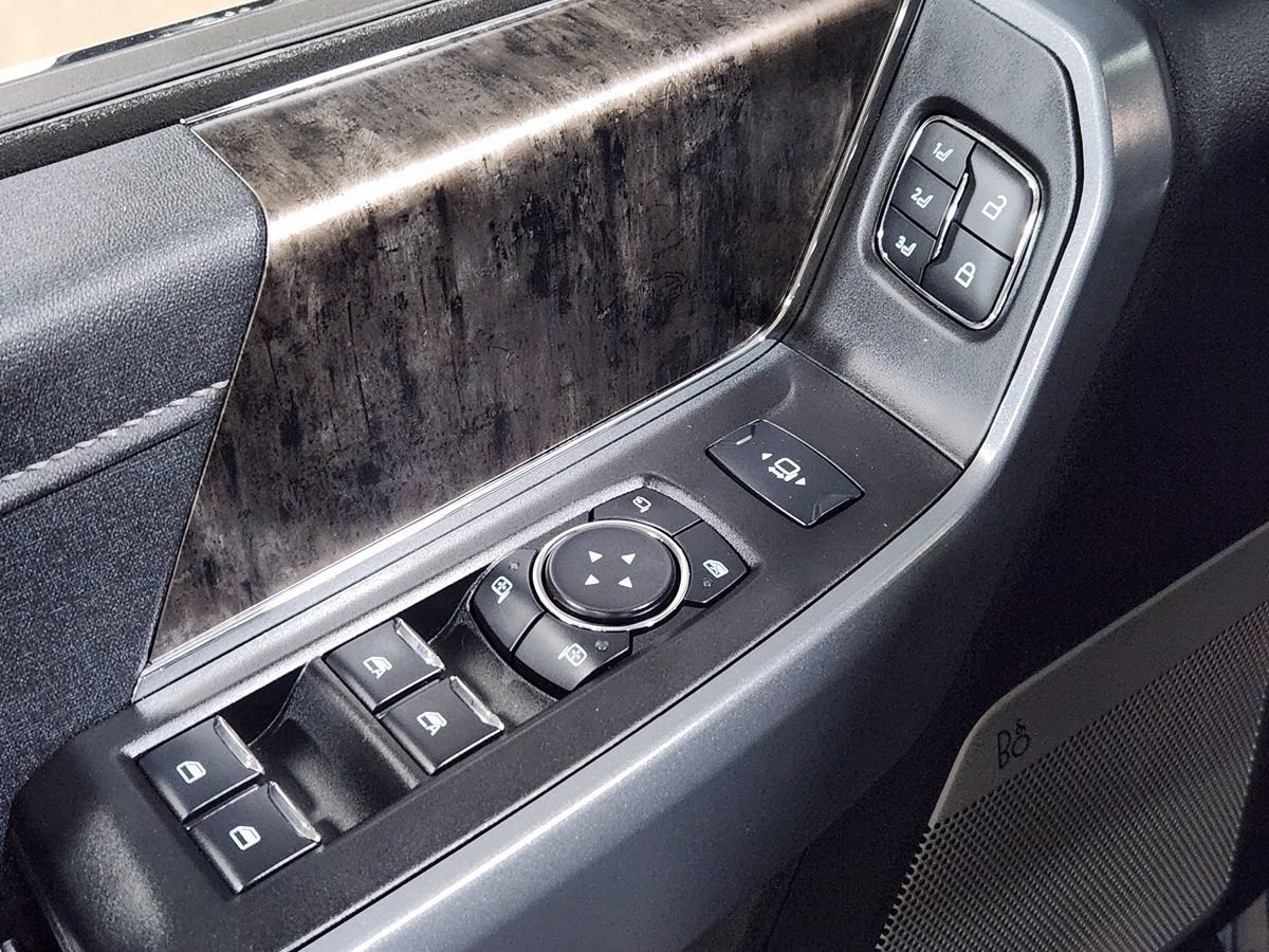 Used 2024 Ford F250 Lariat w/ Lariat Ultimate Package AWD/4WD image 46