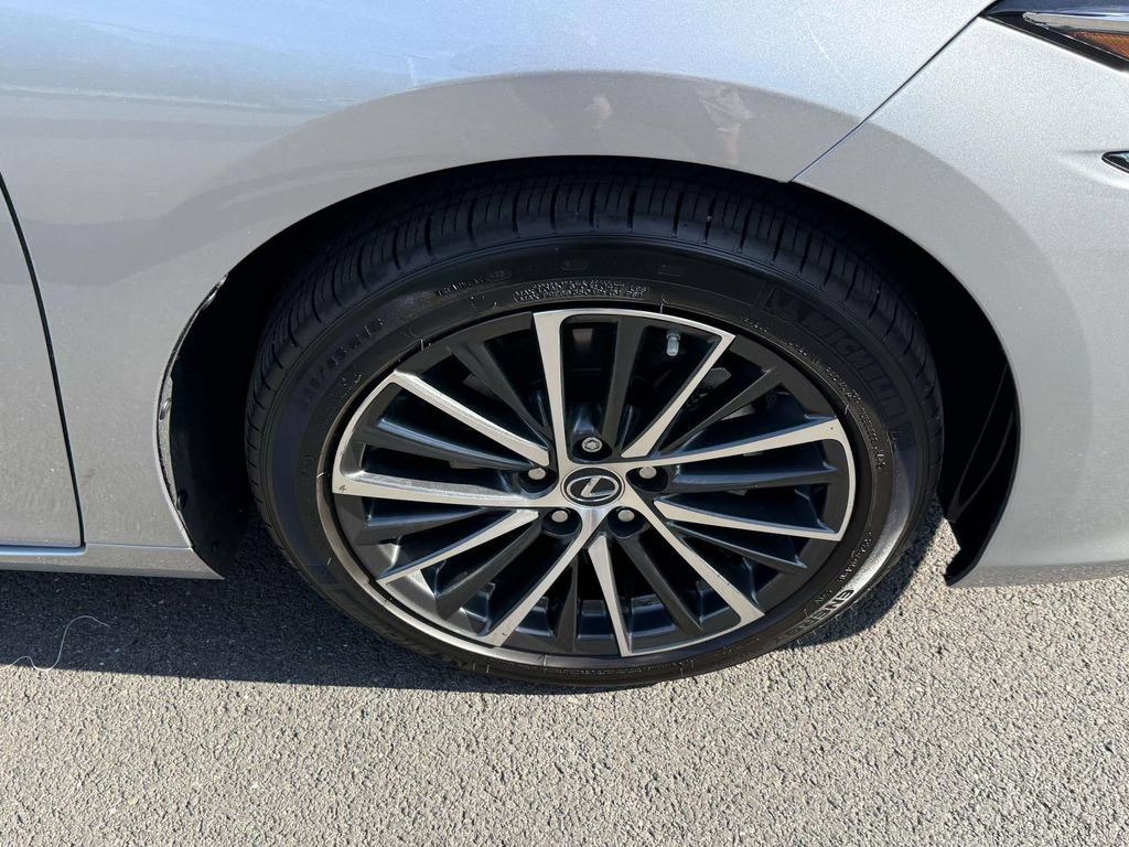 Used 2023 Lexus ES 350 w/ Premium Package FWD image 7