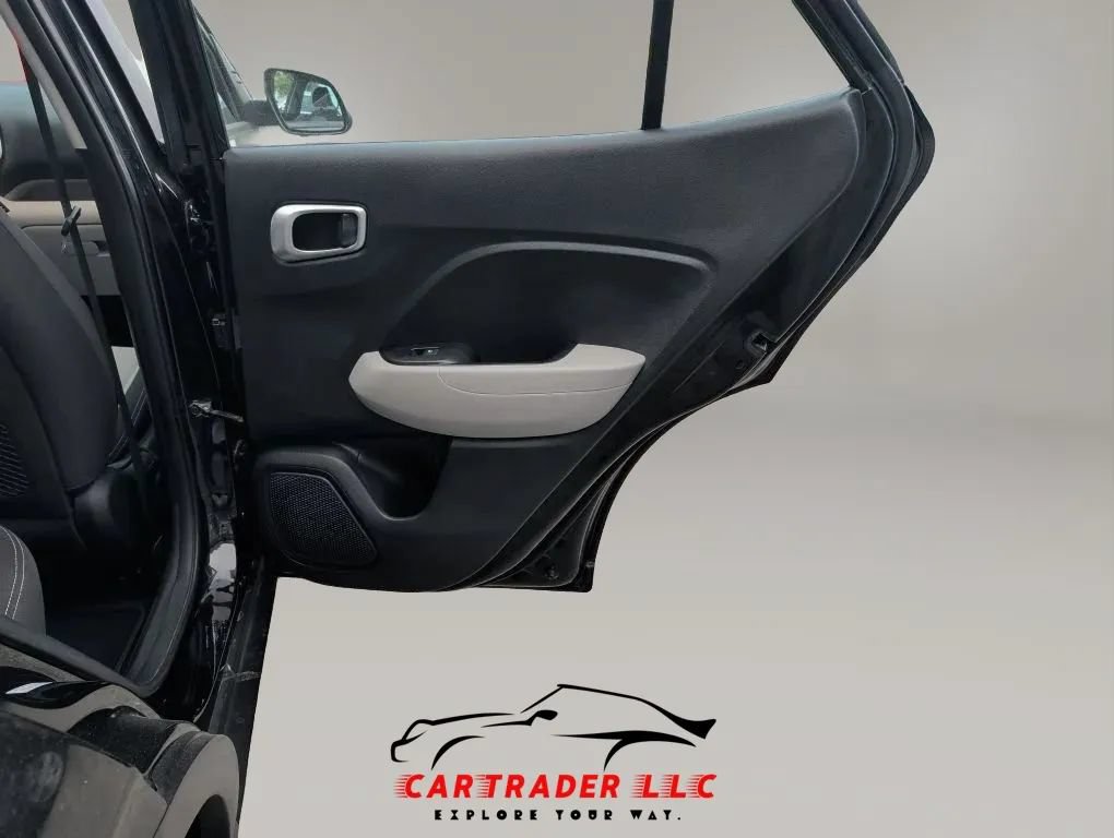 Used 2022 Hyundai Venue SEL FWD image 20
