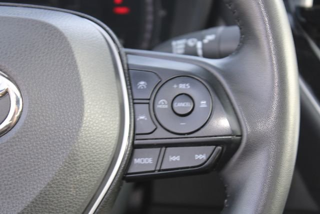 Used 2025 Toyota Corolla SE w/ SE Premium Package image 17