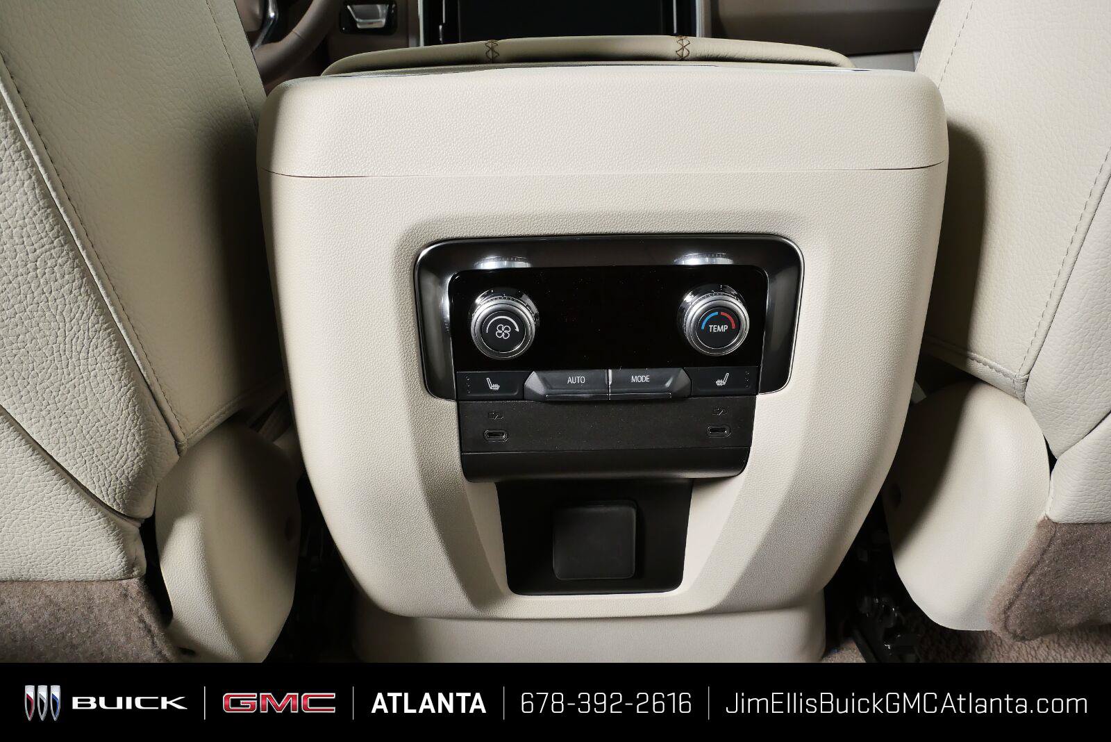 New 2026 GMC Yukon Denali w/ Sun & Power Step Package AWD/4WD image 17