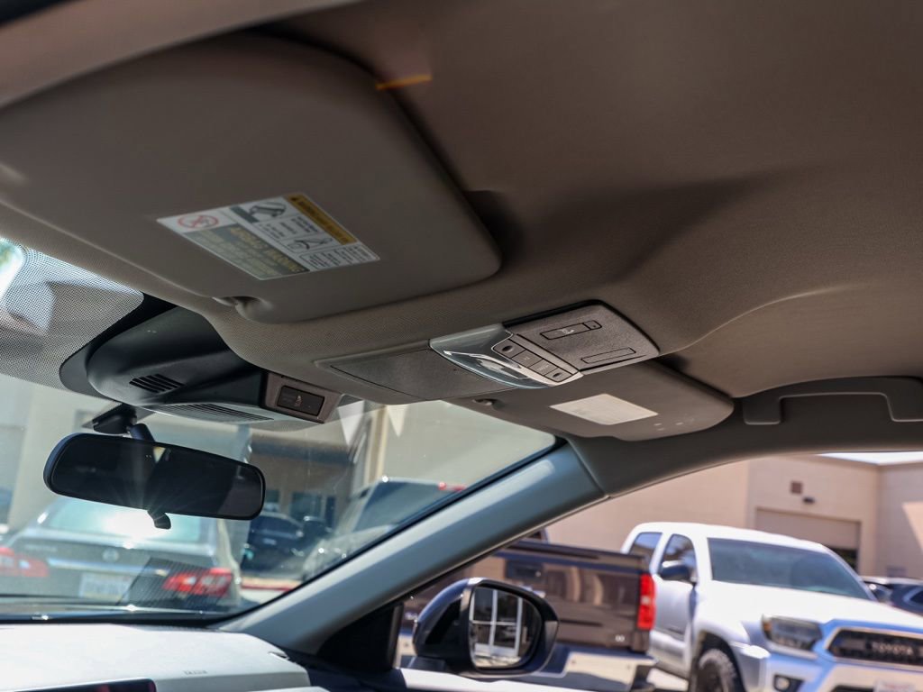 Used 2025 Nissan Rogue SV image 13