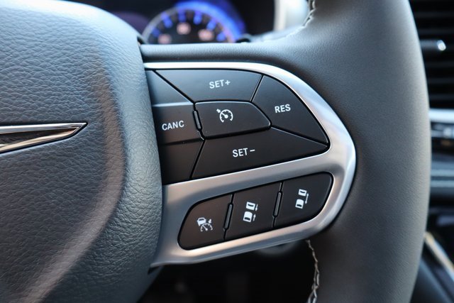 New 2026 Chrysler Pacifica Select image 15