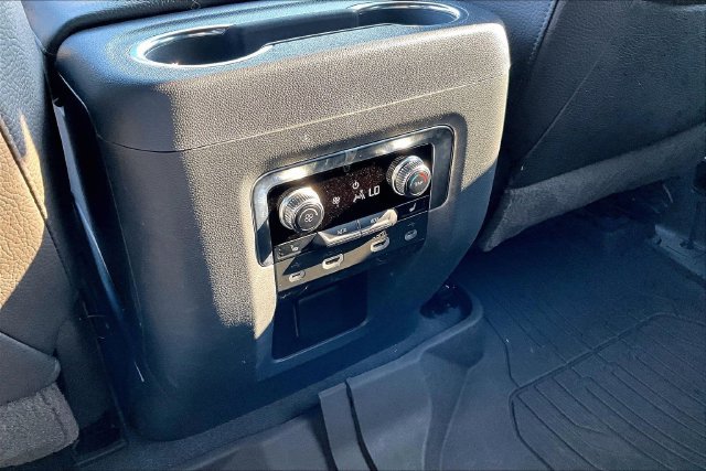 Used 2021 GMC Yukon Denali w/ Denali Premium Package AWD/4WD image 33