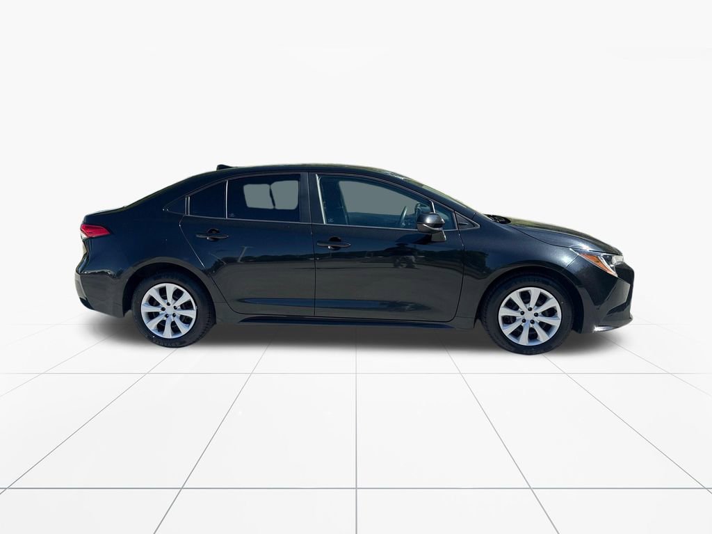 Used 2022 Toyota Corolla LE FWD image 9