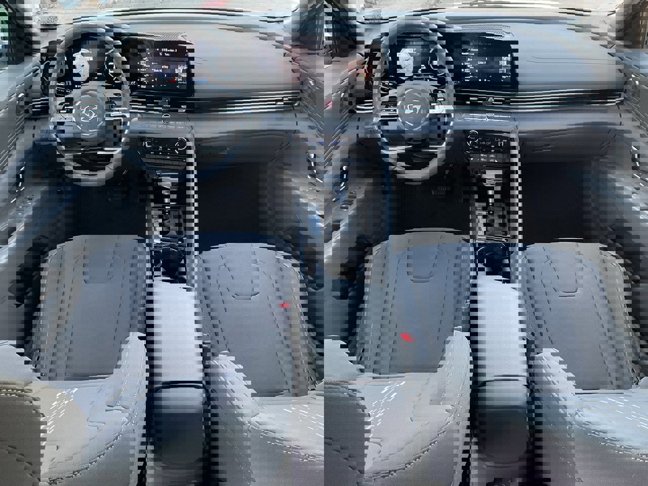 Used 2025 Hyundai Elantra SEL image 19