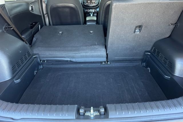 Used 2023 Kia Soul LX w/ LX Technology Package image 16
