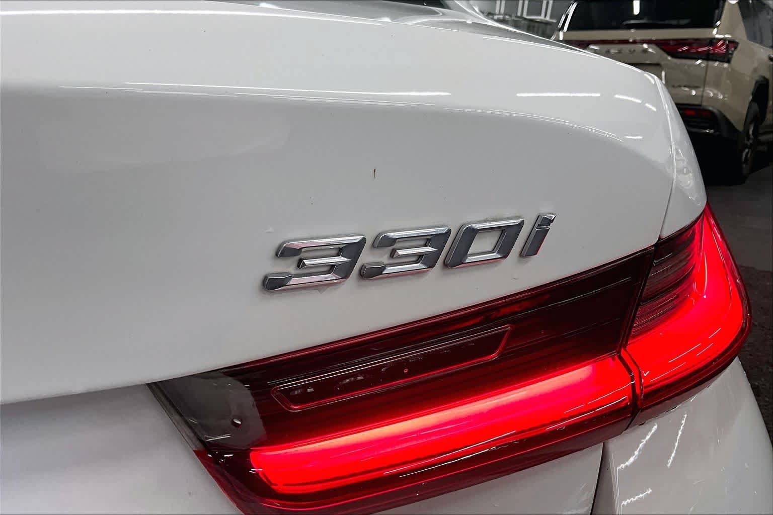 Used 2024 BMW 330i Sedan w/ Convenience Package RWD image 9