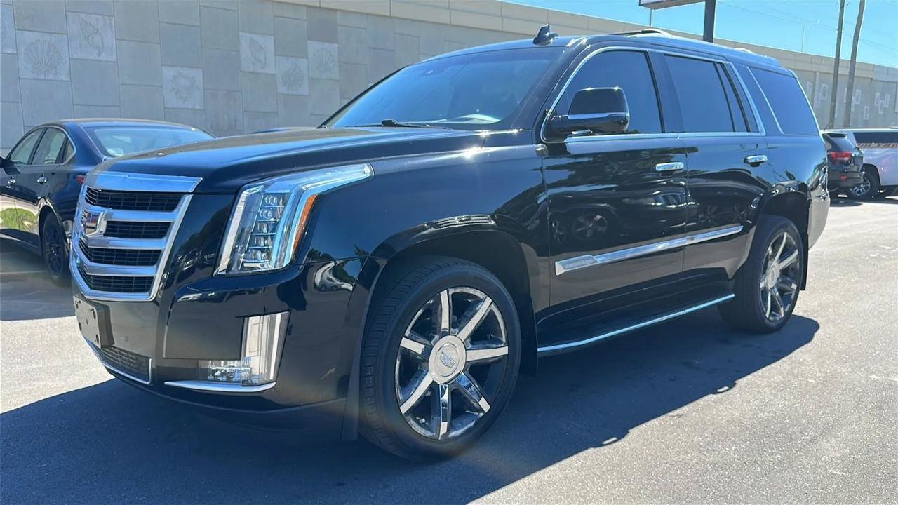 Used 2015 Cadillac Escalade Luxury AWD/4WD image 17