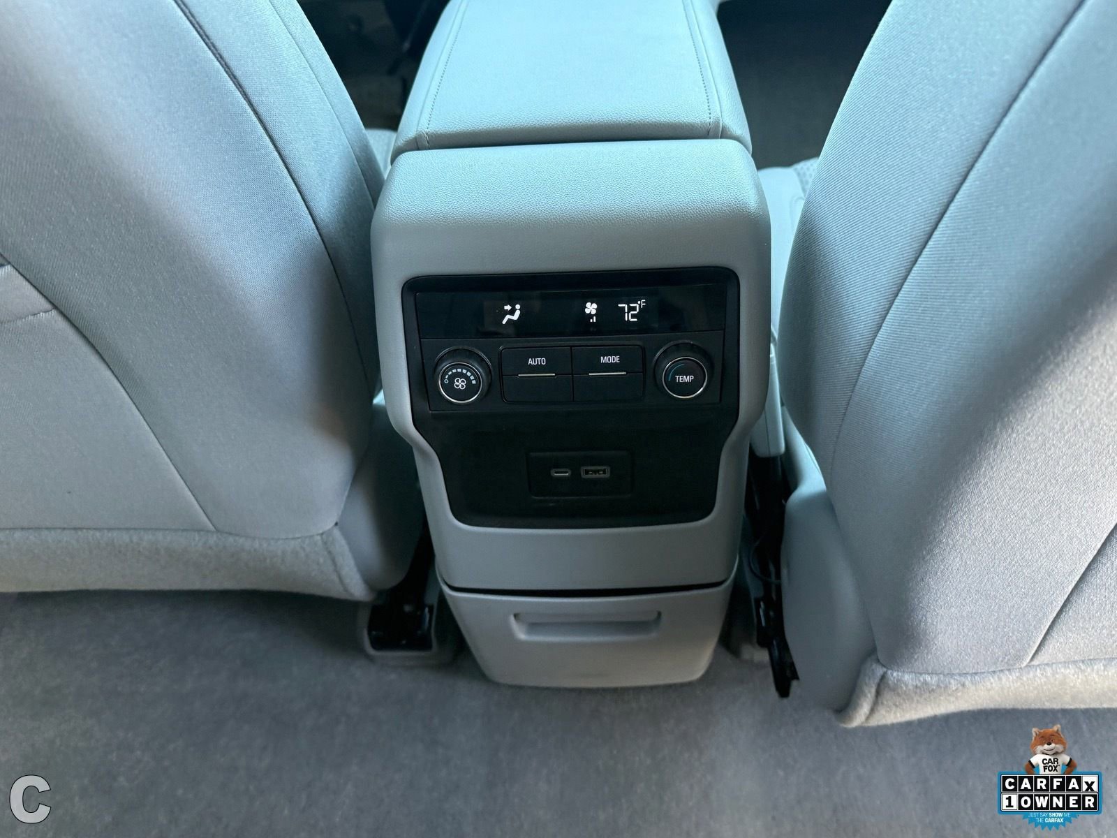 Used 2022 GMC Acadia SLE image 13