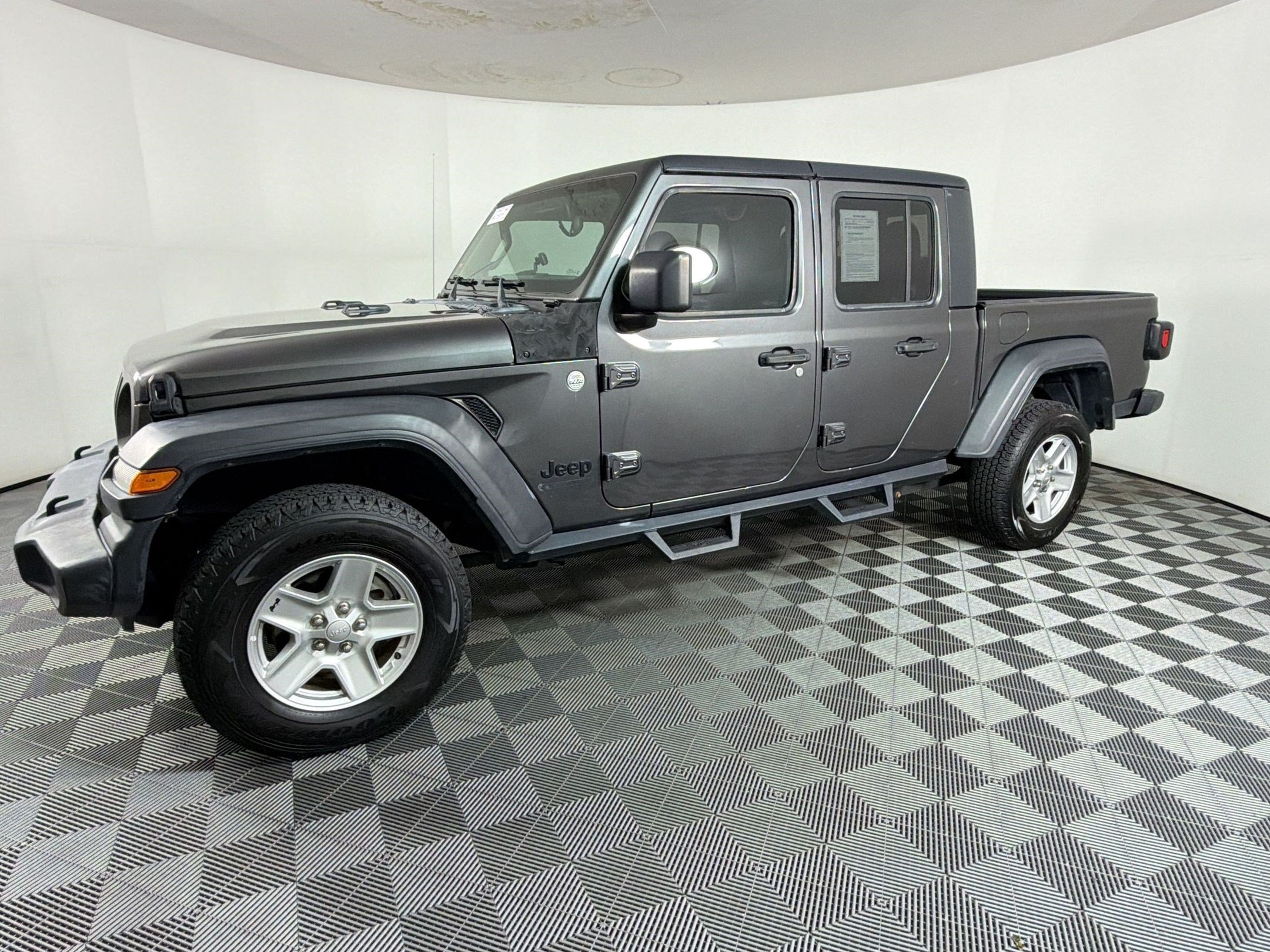 Used 2020 Jeep Gladiator Sport AWD/4WD image 18