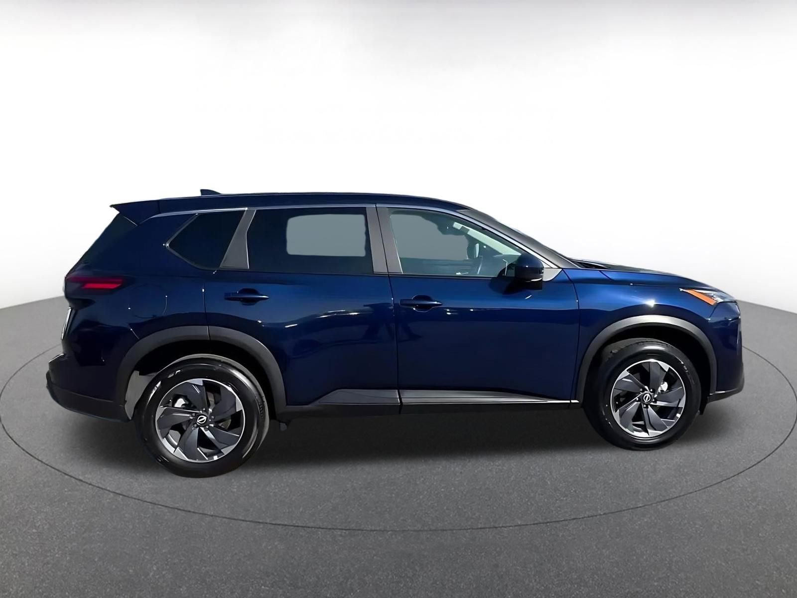 Used 2025 Nissan Rogue SV image 16