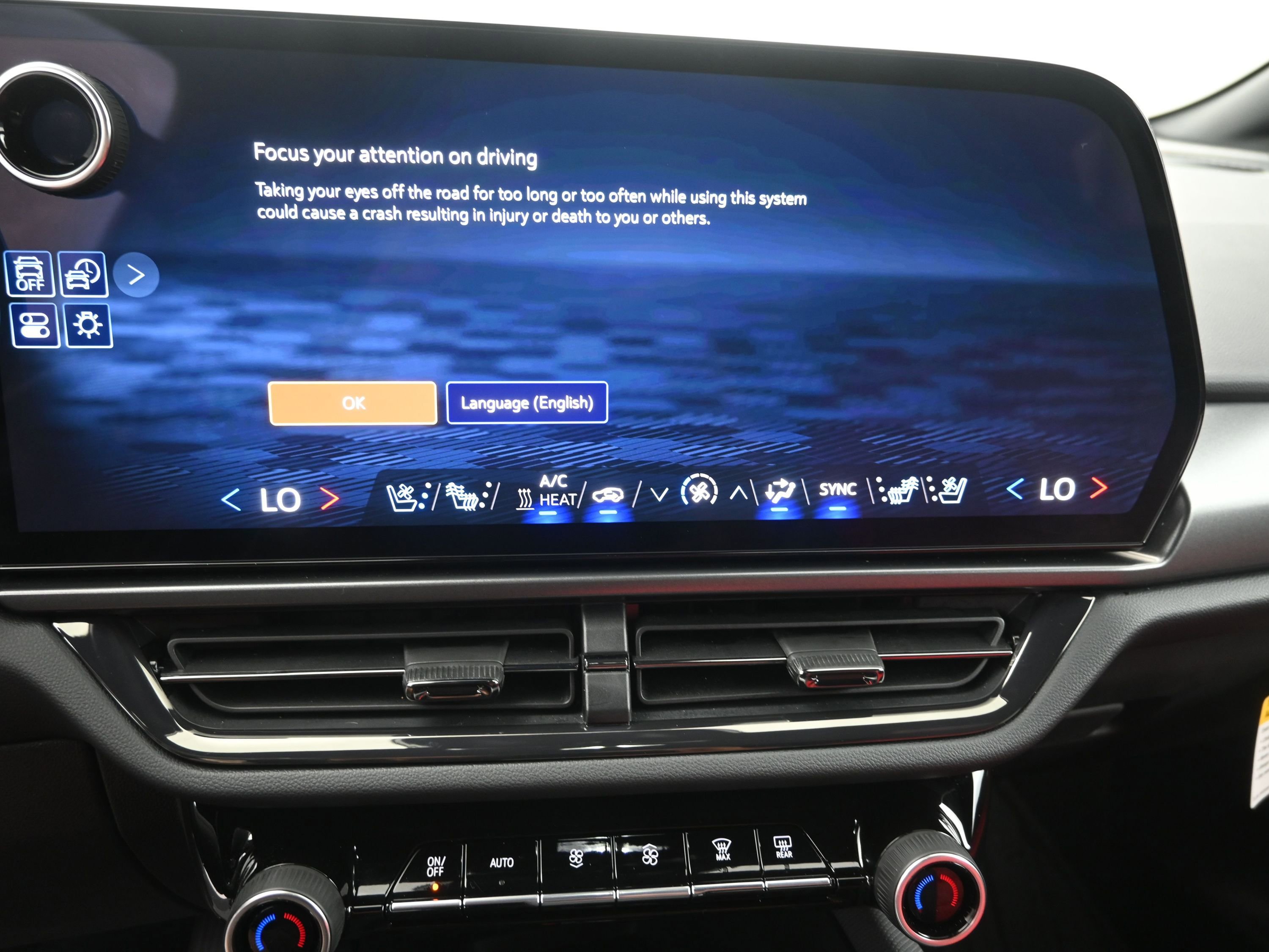 New 2025 Chevrolet Equinox EV RS w/ Convenience Package II image 15