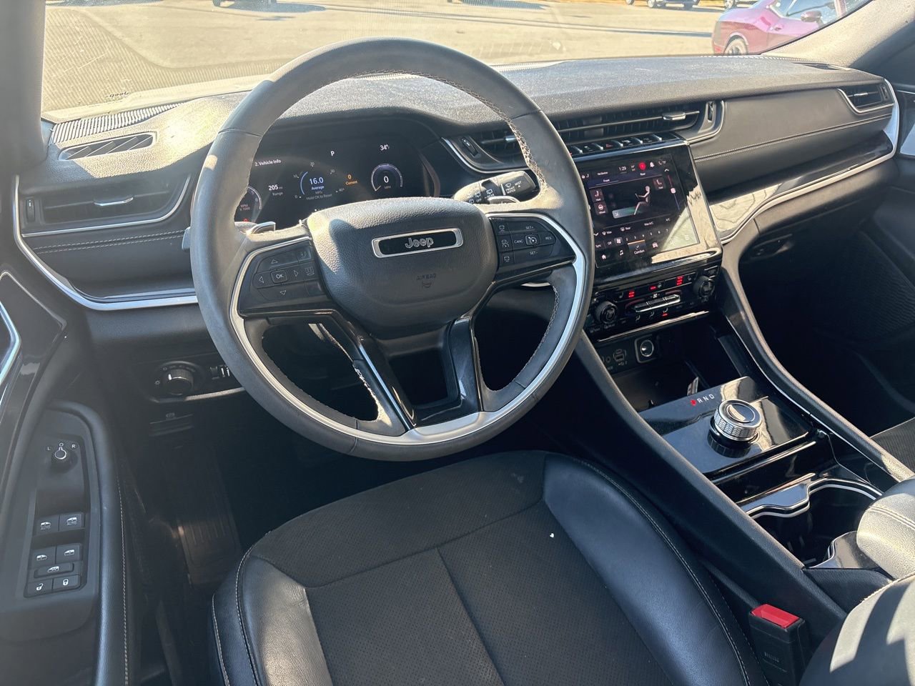 Used 2023 Jeep Grand Cherokee L Laredo image 4