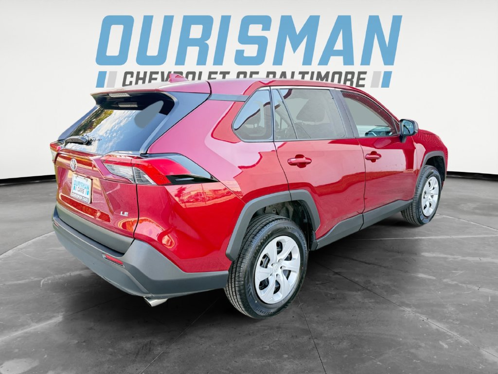 Used 2024 Toyota RAV4 LE FWD image 6