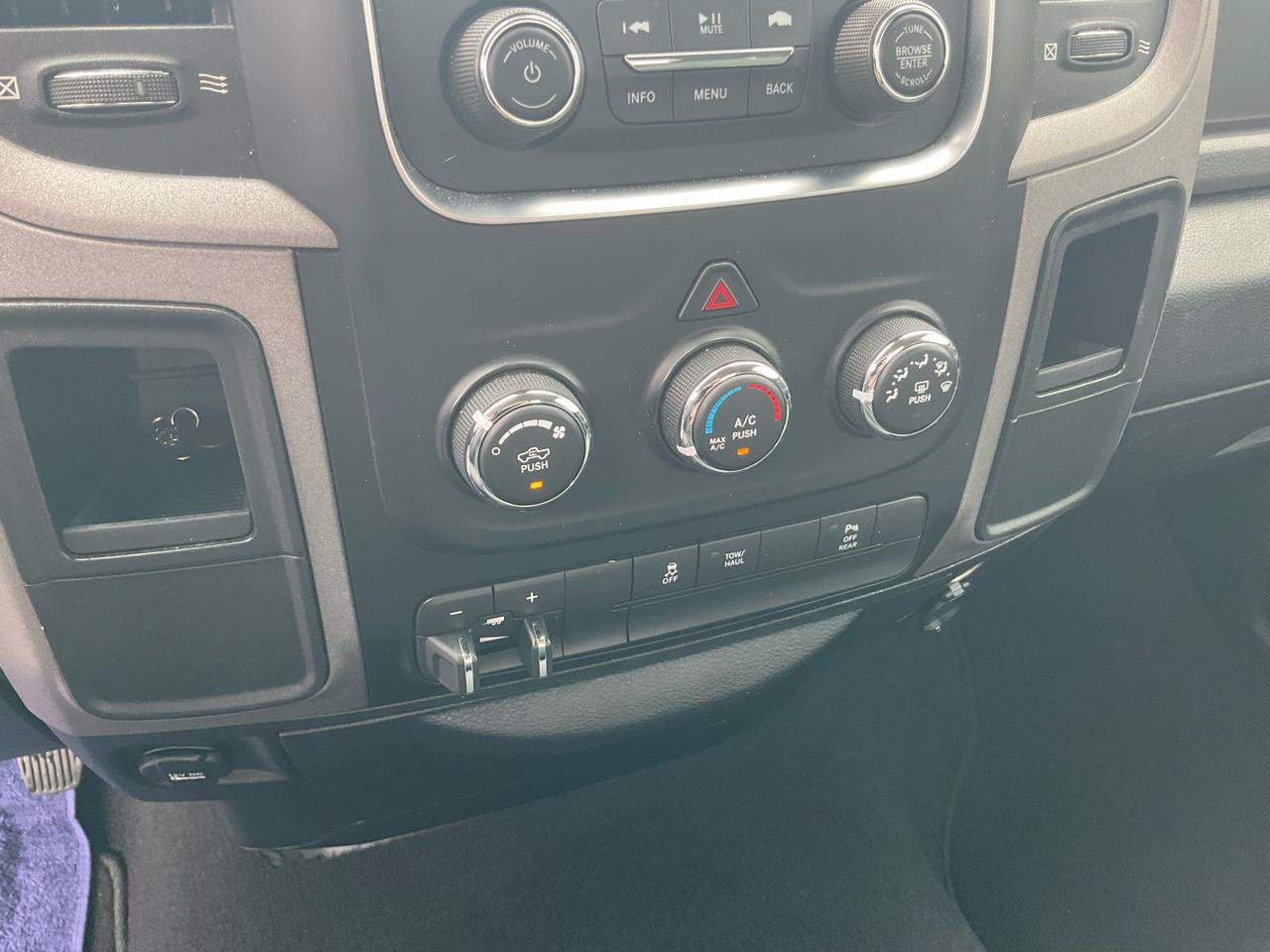Used 2017 RAM 2500 Tradesman w/ Power & Remote Entry Group RWD image 23