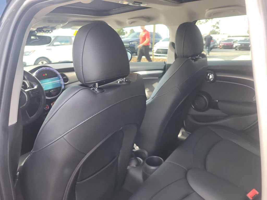 Used 2023 MINI Cooper S image 9