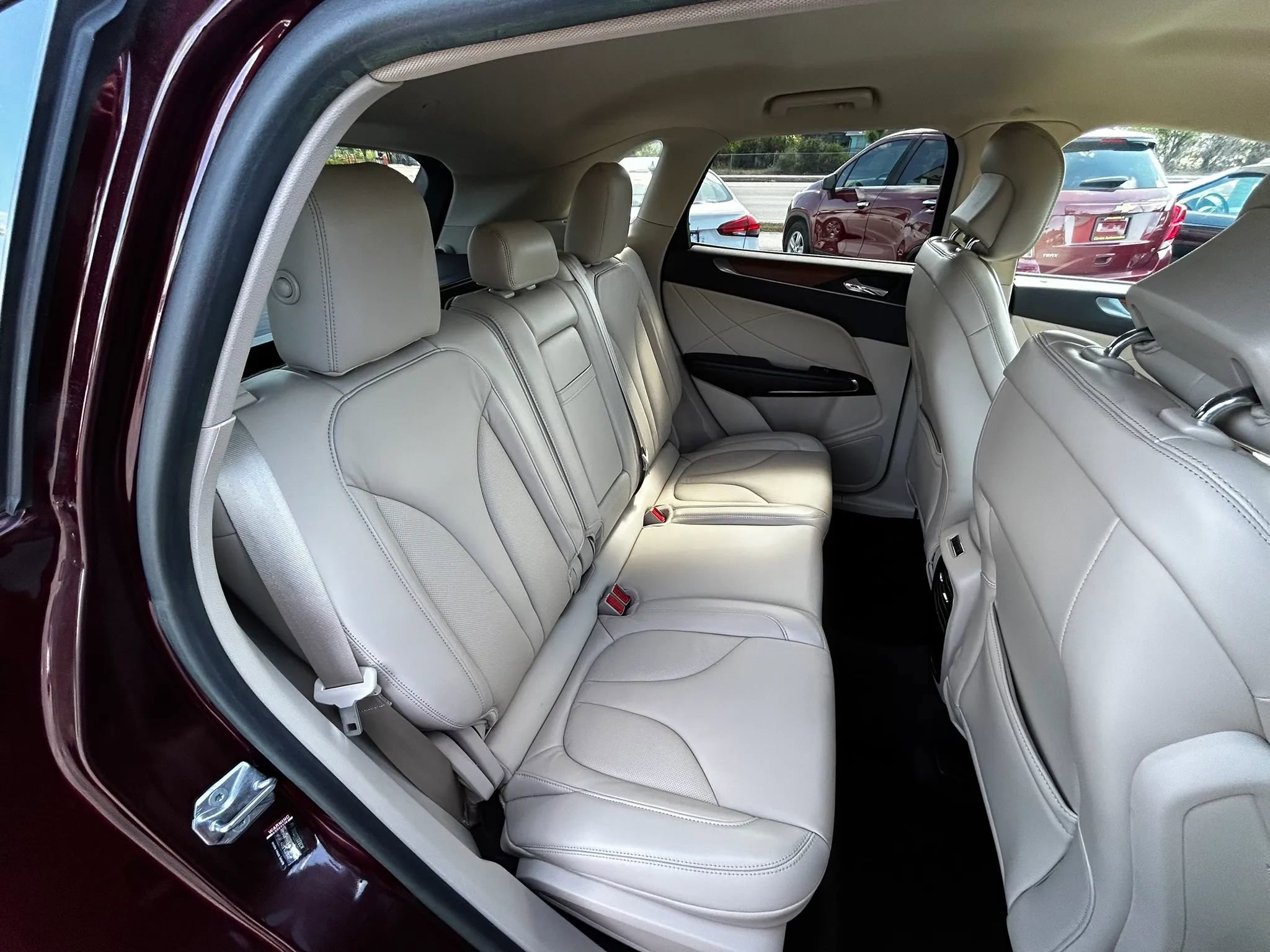 Used 2018 Lincoln MKC Select w/ Select Plus Package FWD image 19