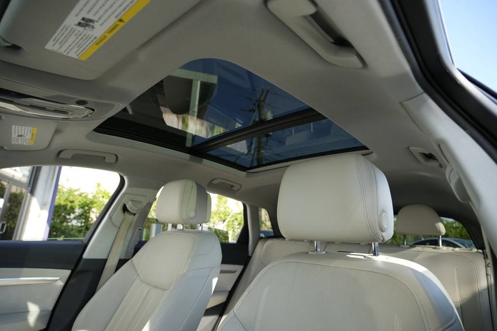 Used 2019 Audi e-tron Prestige AWD/4WD image 18