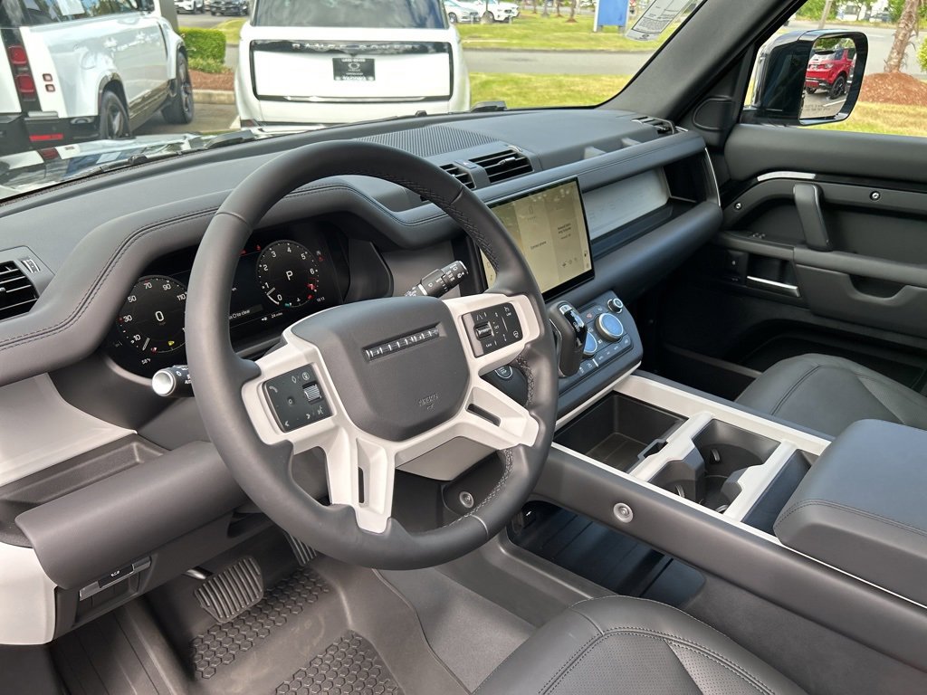 New 2025 Land Rover Defender 130 S image 12