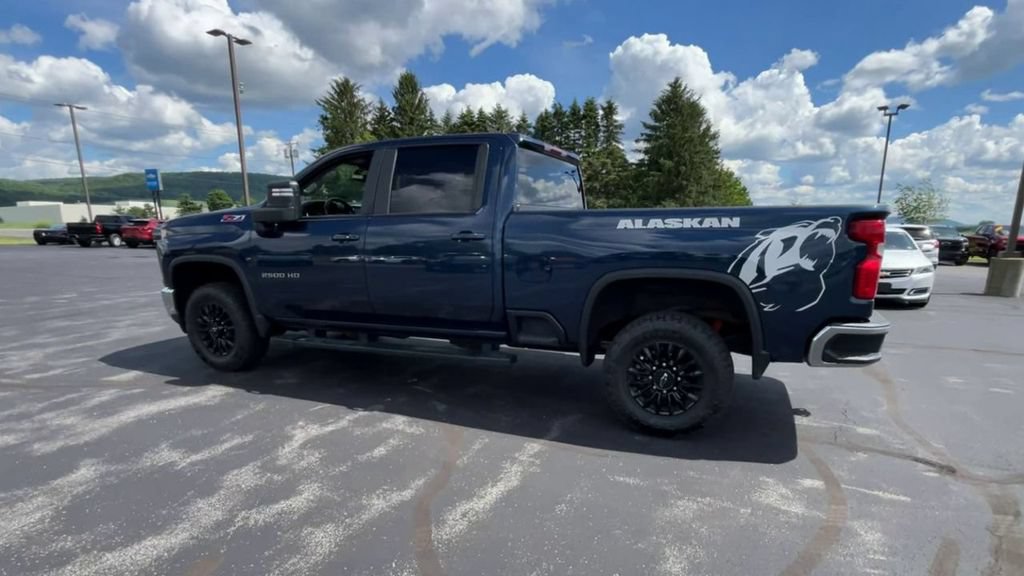 Used 2023 Chevrolet Silverado 2500 LT w/ Convenience Package AWD/4WD image 6