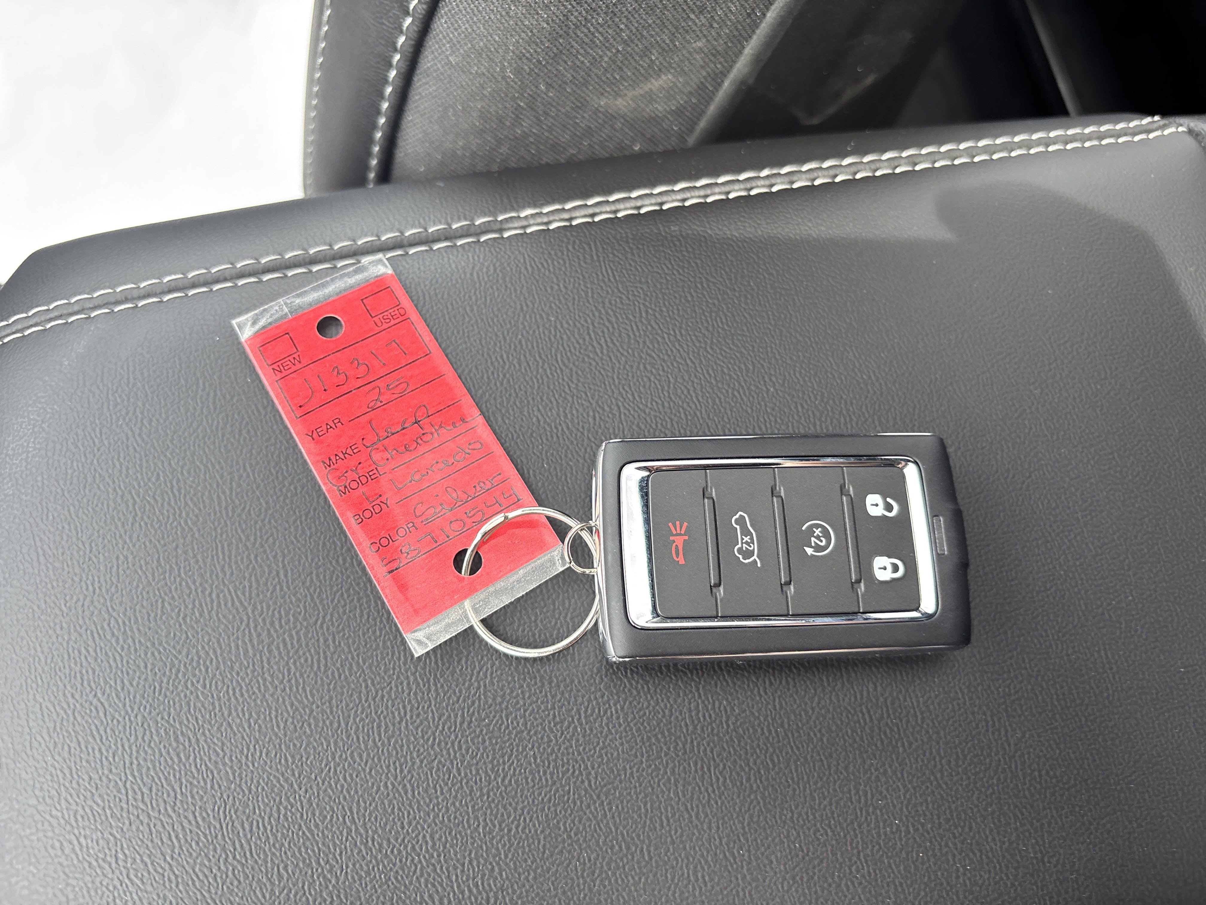 New 2025 Jeep Grand Cherokee L Altitude image 30