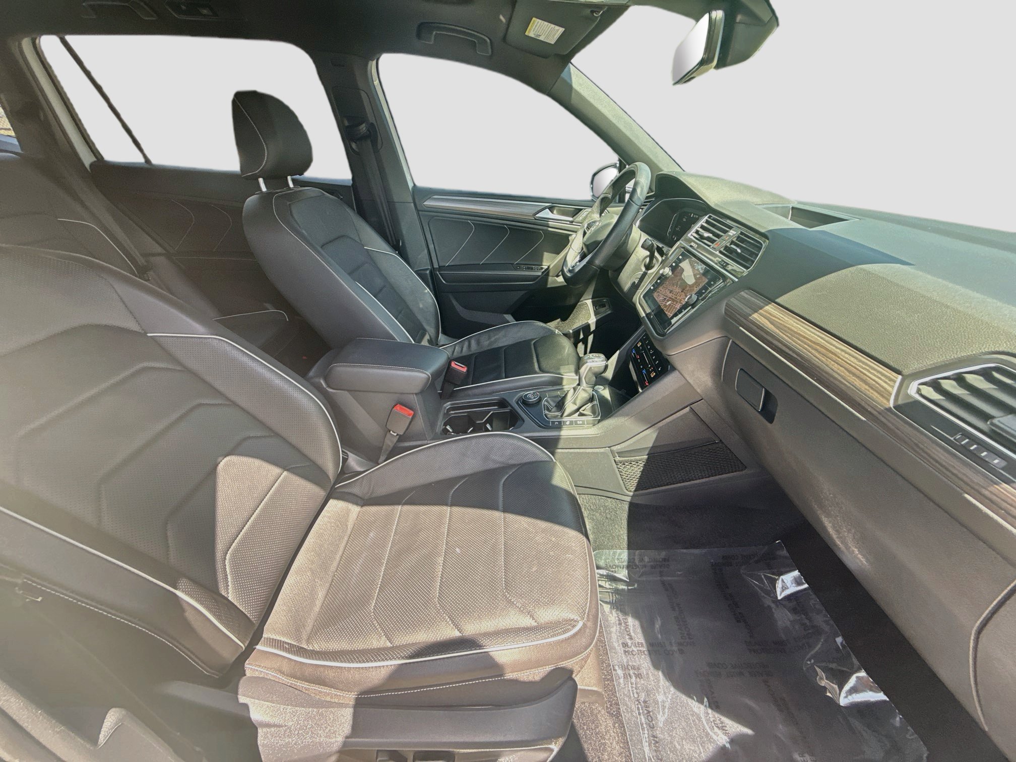 Used 2022 Volkswagen Tiguan SEL R-Line AWD/4WD image 32